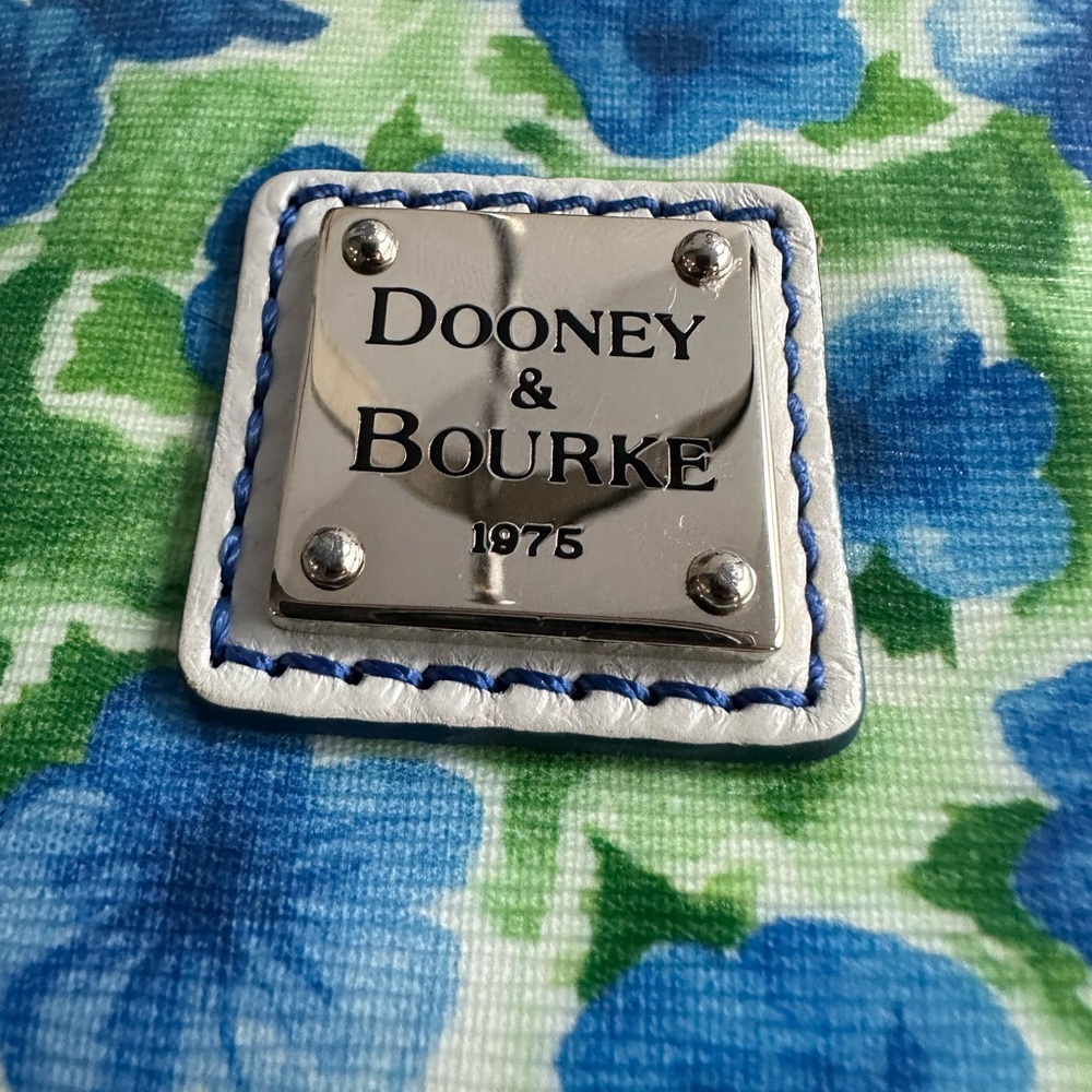 NWOT Dooney & Bourke rare vintage pristine condition mini floral barrel bag - Picture 9 of 12
